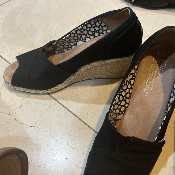 Toms - Picture 4 of 4